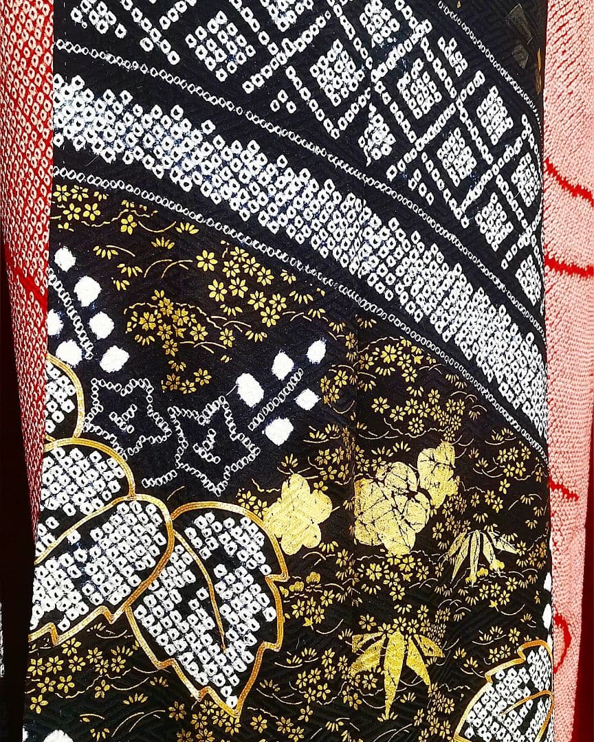 極上品♥憧れの総絞り本鹿子♥最終価格！♦振袖単品販売♥金駒♥鉄板人気の紅白黒