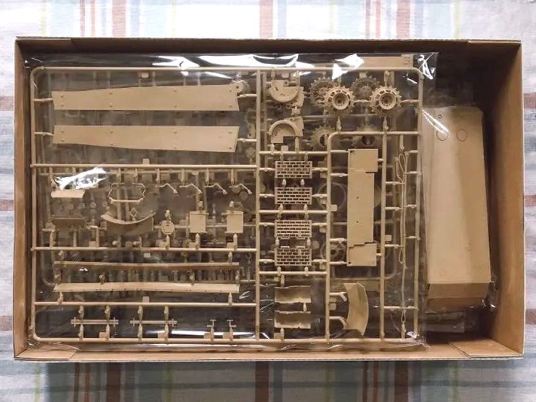 ライフィールドモデル 1/35 タイガーI 極初期型 北アフリカ w/連結履帯