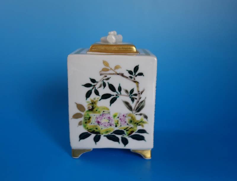 九谷焼　色絵 更紗小紋 角香炉 金襴手　　武腰敏昭 　日本芸術院賞受賞 2412