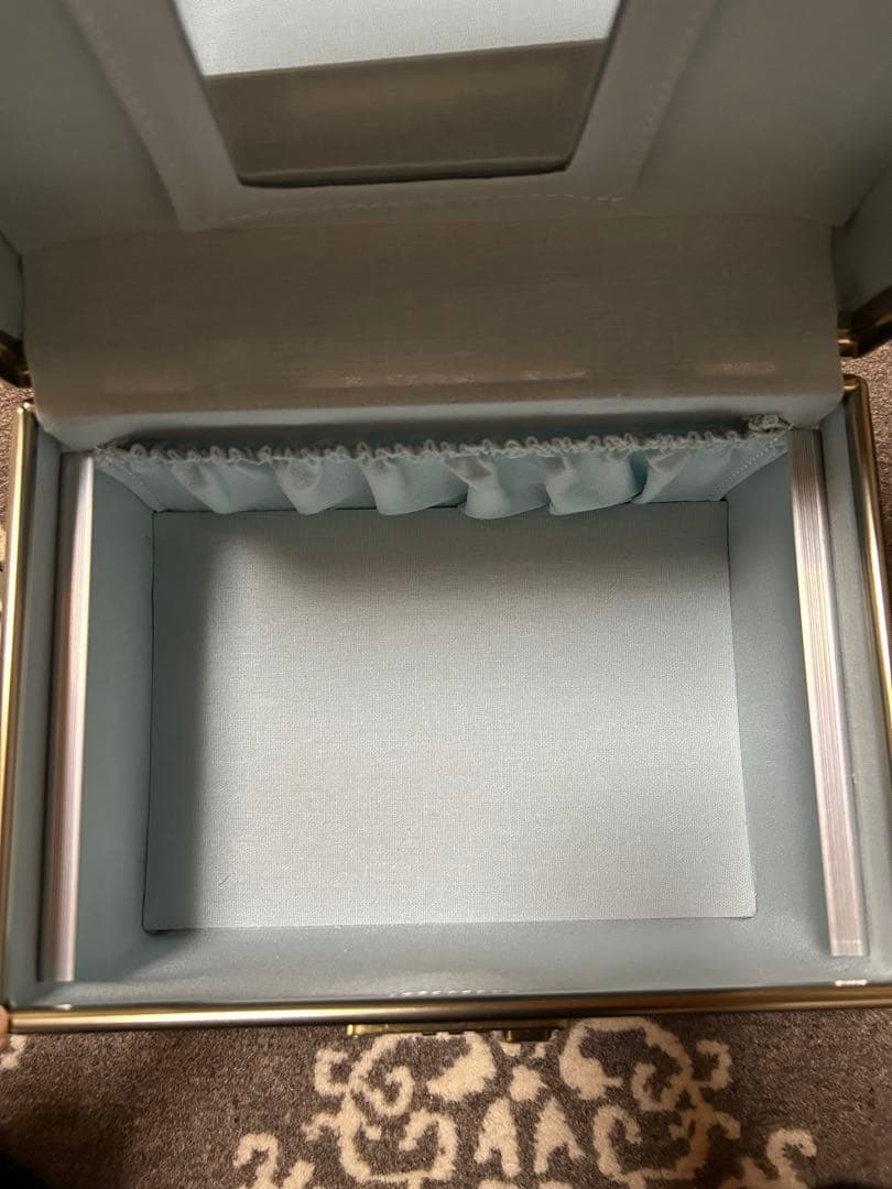 新品未使用◇バニティバッグ メイクボックス 化粧ポーチ 鏡付 ホワイト