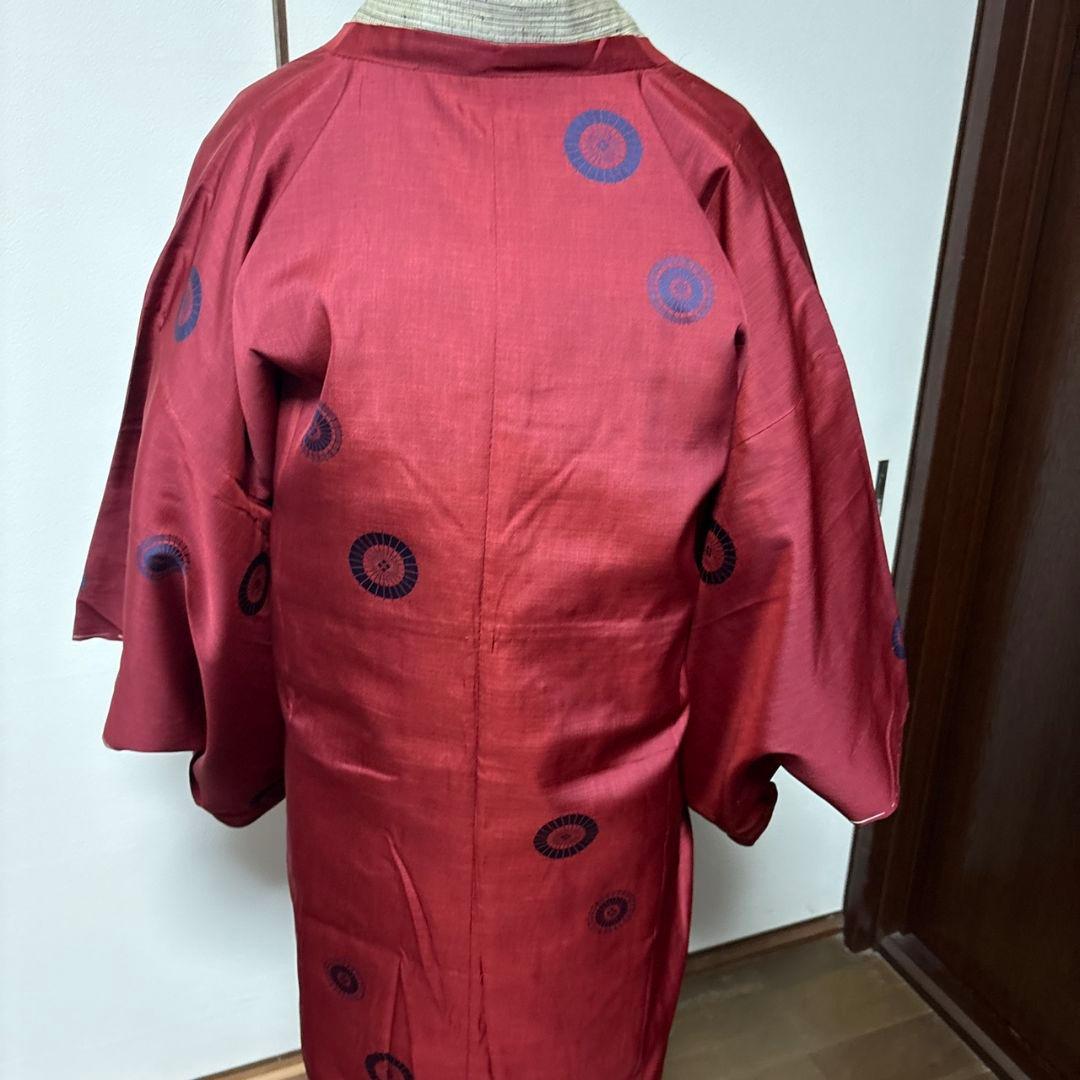 ◇正絹 新品　雨コート 和傘模様×映える深紅 大人粋モダン コート　ロング丈