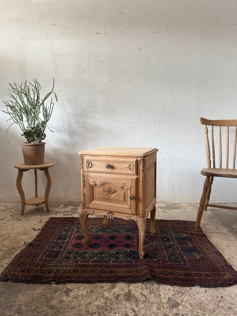 ビンテージ ベッドサイドドロワーキャビネット　ベッドサイドテーブル 剥離