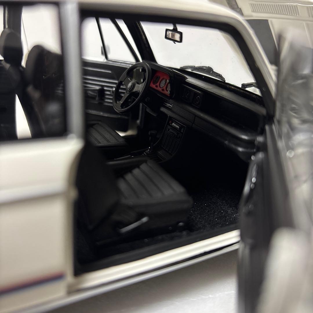 ミニカー BMW 2002 TURBO (KYOSHO)