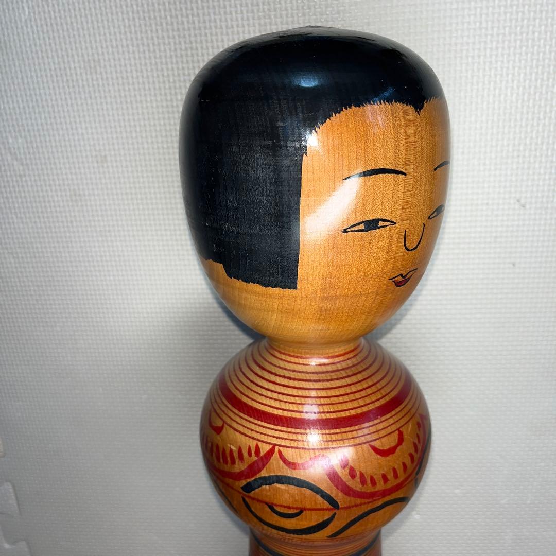 ⭕️現代の名工　小椋久太郎　超レア　朱桂材　赤色菊模様　大型　伝統こけし