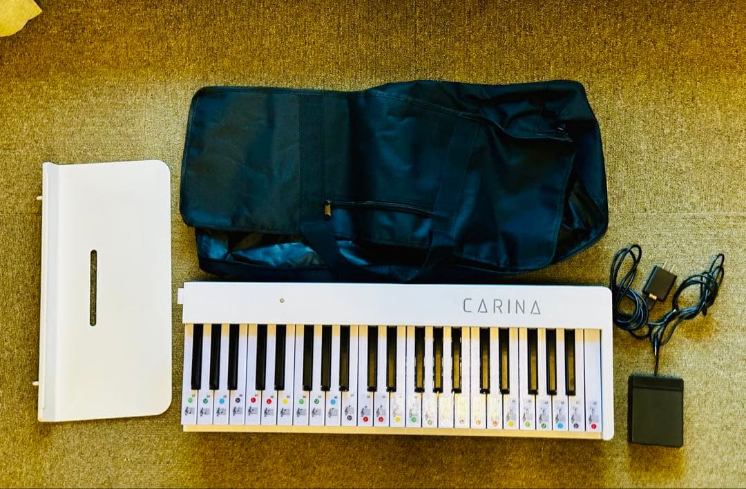 即*！様 CARINA ホワイトキーボード 88鍵盤 折りたたみ 本体と付属品