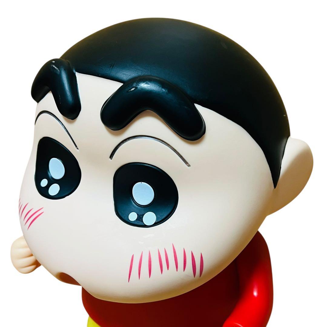 クレヨンしんちゃん 特大フィギュア