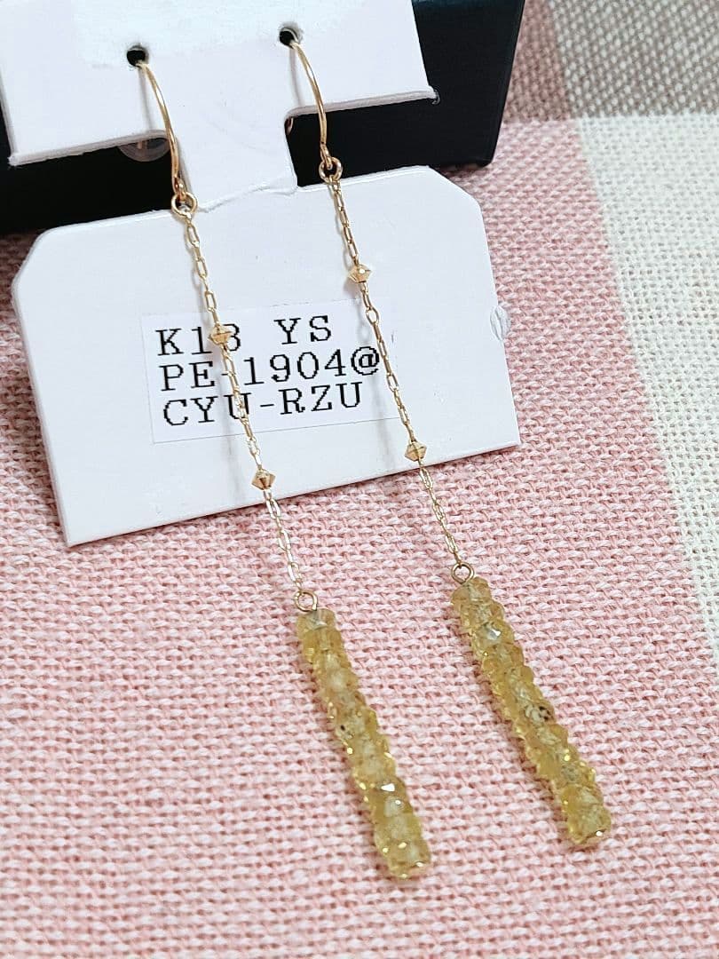 未使用品 k18 天然イエローサファイア ピアス