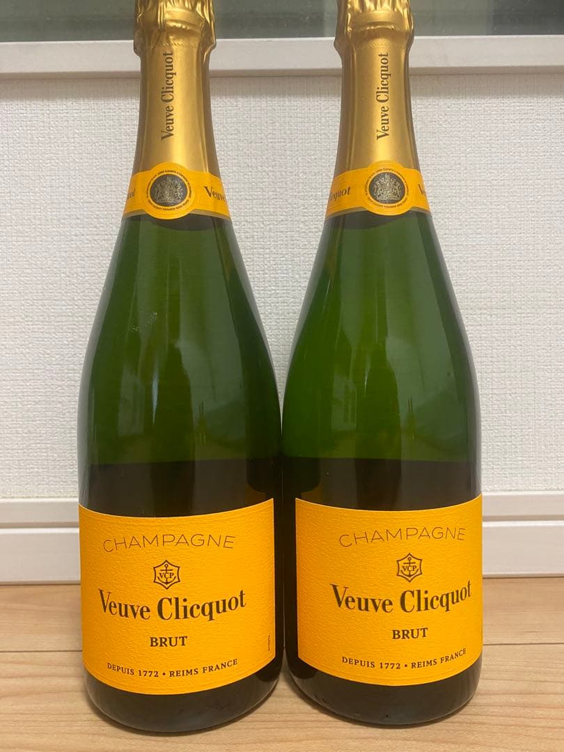 Veuve Clicquot Brut シャンパン 750ml x 2本