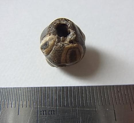 ★G2702★古代とんぼ玉 (A46)リアル！ 重層　8個の眼文　ガラスビーズ