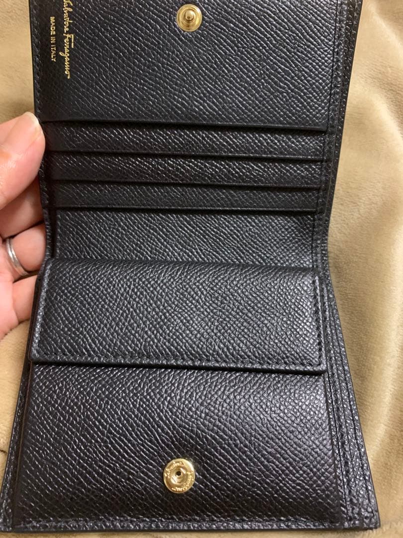 FERRAGAMO 二つ折り財布　美品