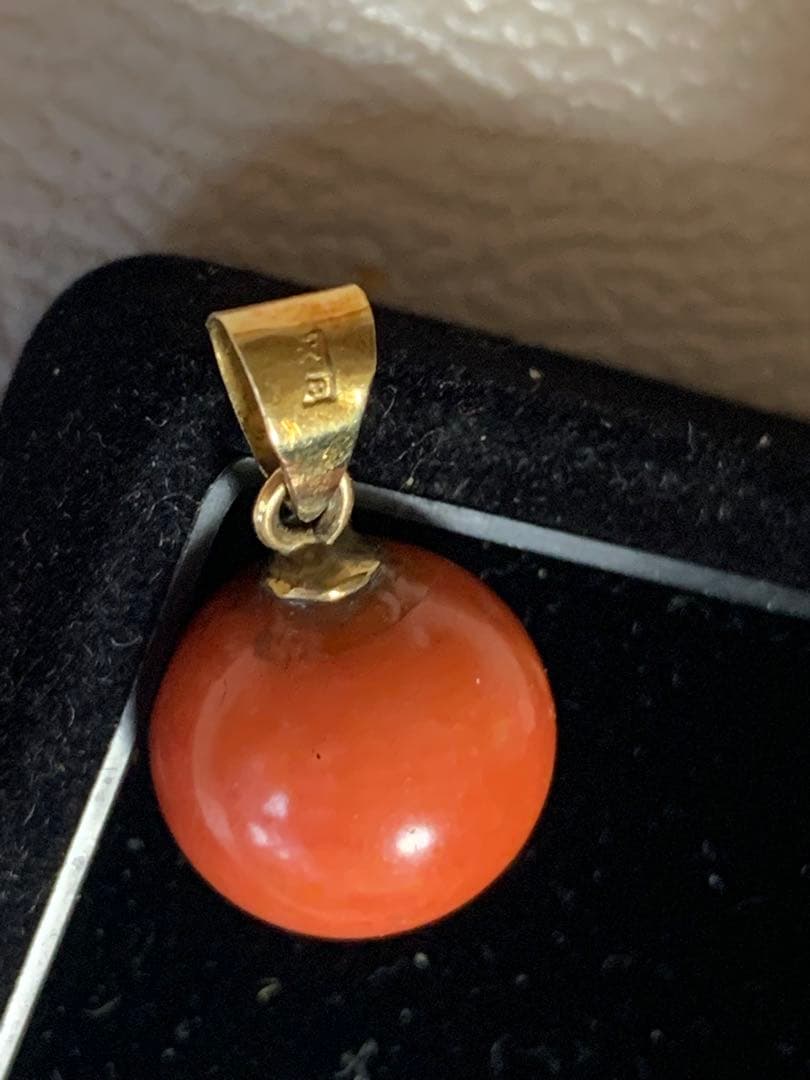 値下げK18赤珊瑚玉ネクレスのトップペンダントアンティーク品約13.36cm