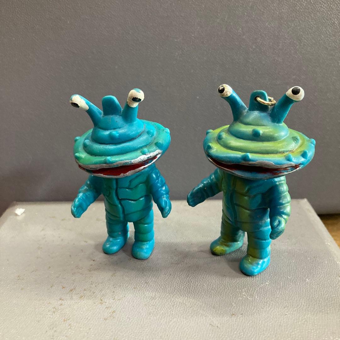 希少　カネゴン　 フィギュア 2体セット