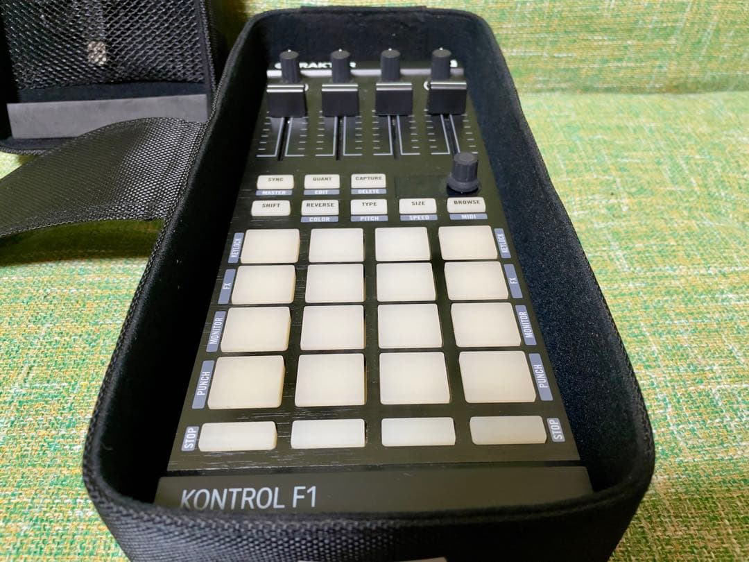 DJ機材 AYUmNativeInstrumentsTRAKTORKONTROLF1