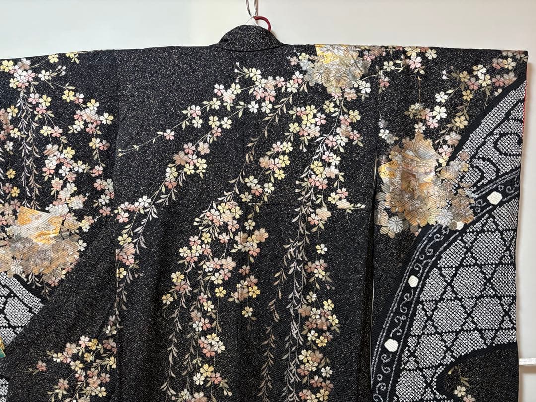 黒絞り　金箔細工　振袖　桜花図　豪華　トールサイズ　裄65.5身丈170㎝
