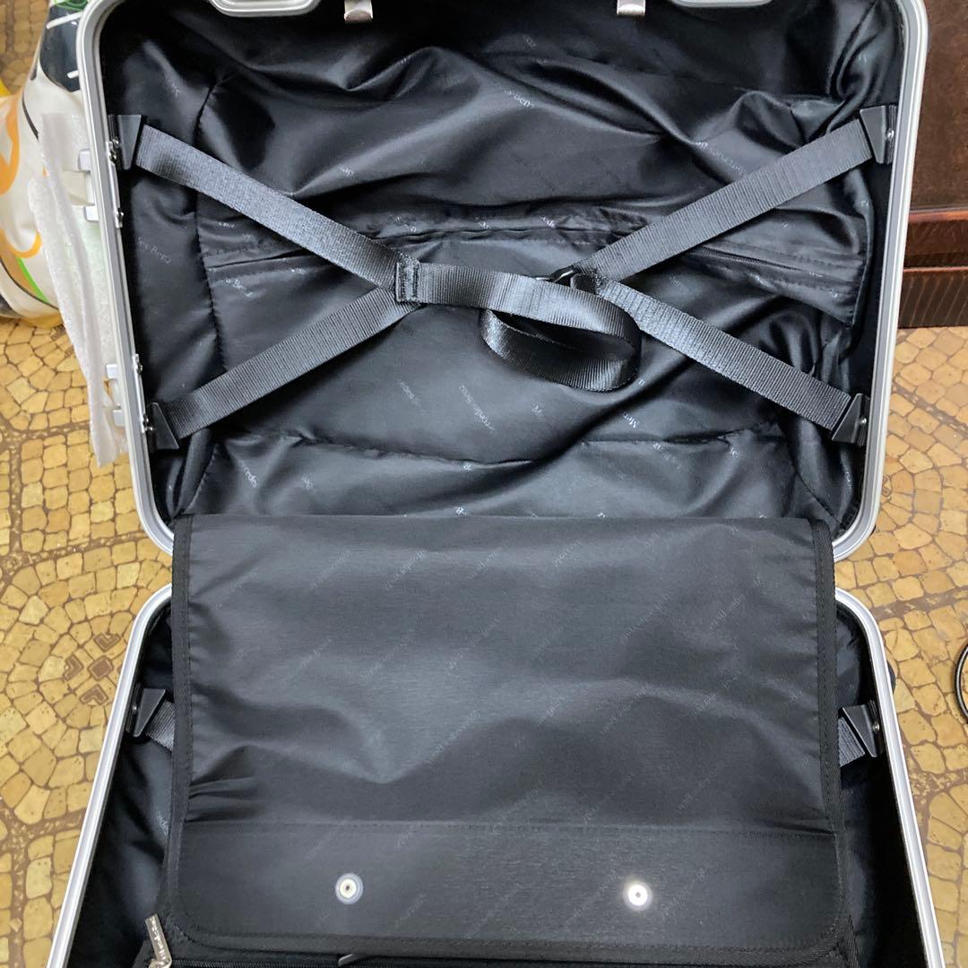 Mercedes キャリーケース　新品