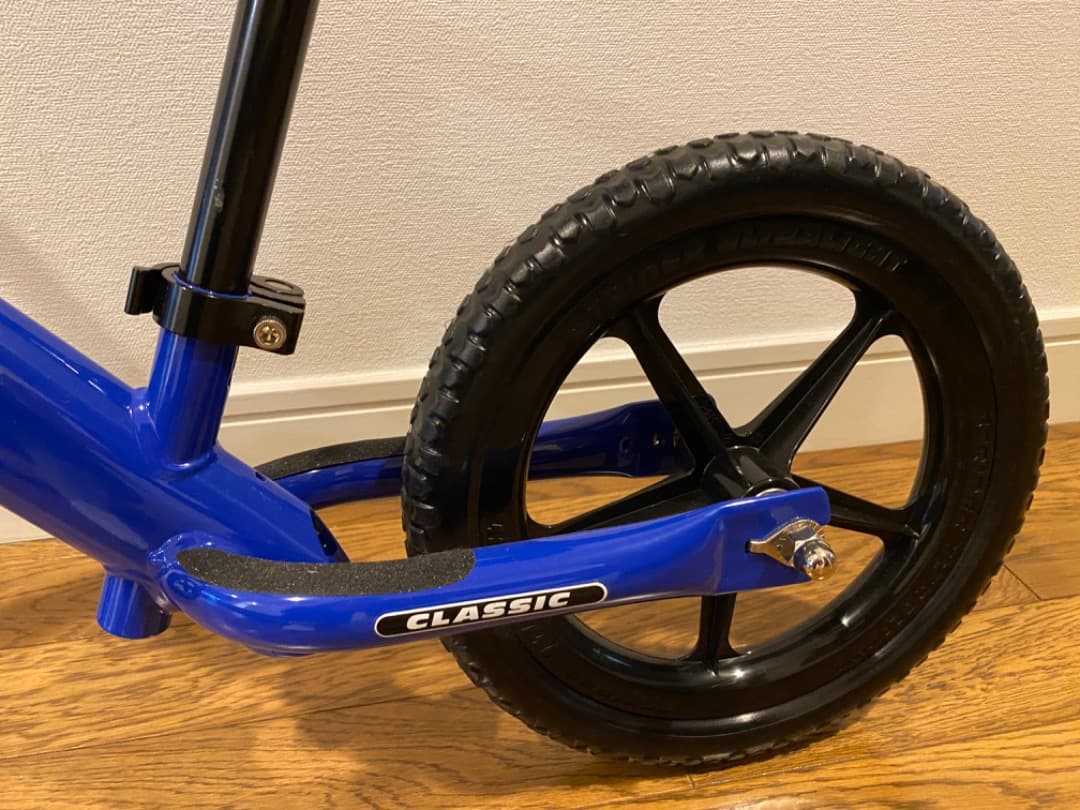 超美品　ストライダー12インチ　ブルー