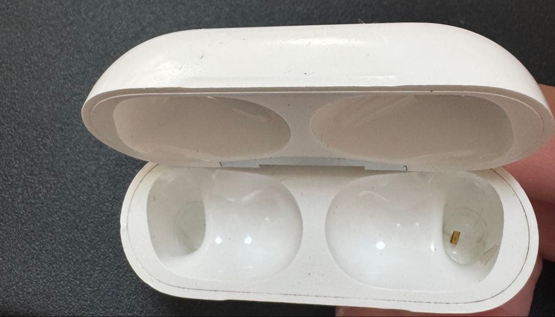 Airpods pro 第2世代　Lightningケース