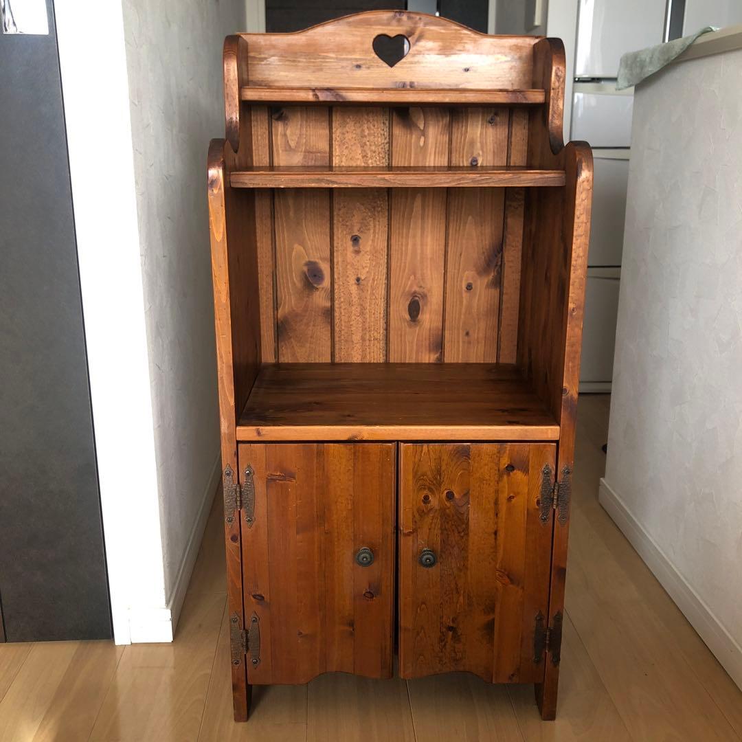 カントリー家具　木製ハート型シェルフ 収納付き