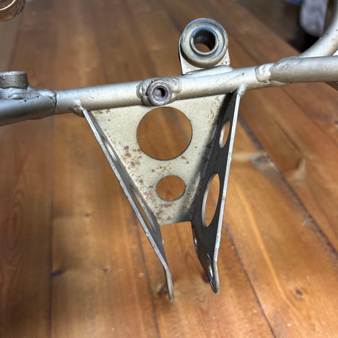 ドゥカティ400SS /900SSヘッドライト&アッパーカウルステー 0511