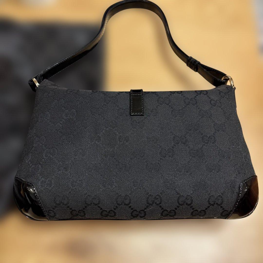 GUCCI グッチ　ショルダーバッグ　エナメル