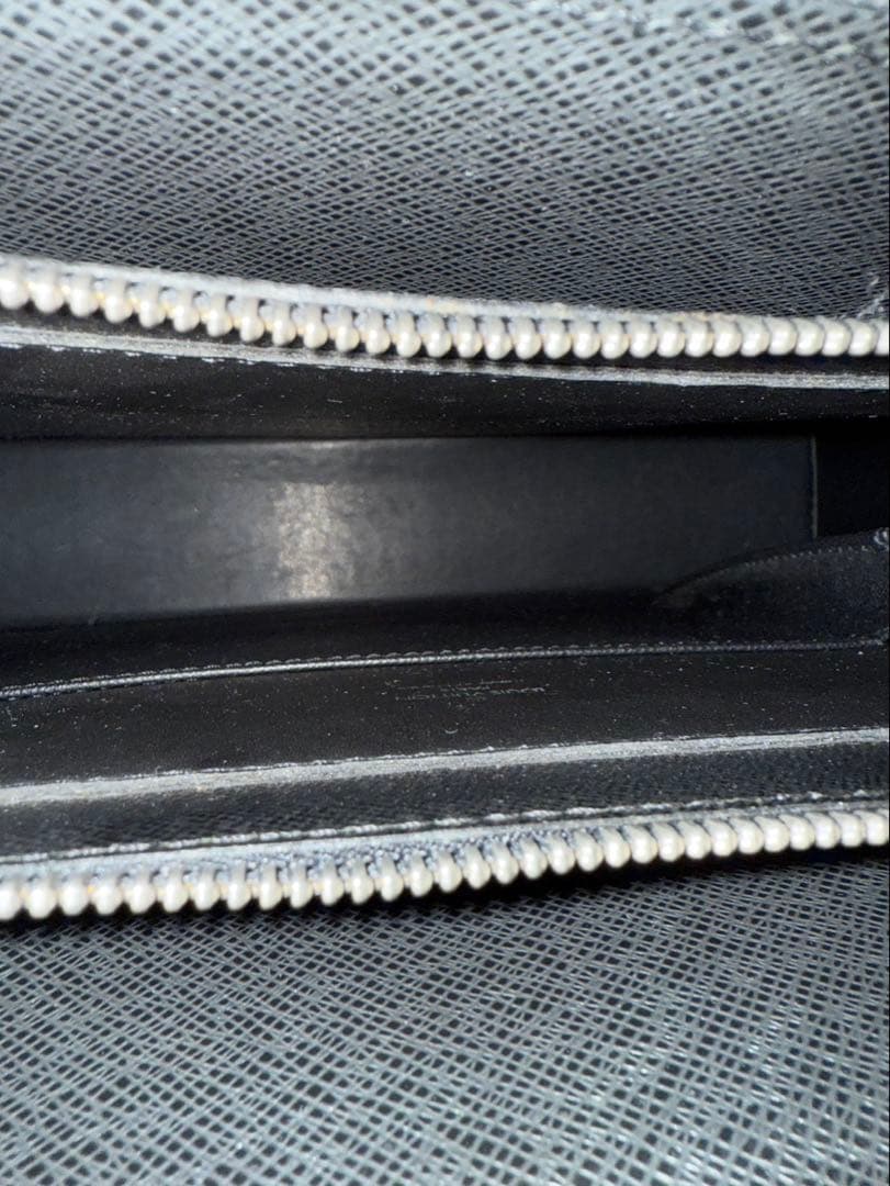 ルイヴィトン タイガ ポルトドキュマン ロザン アルドワーズ ブラック