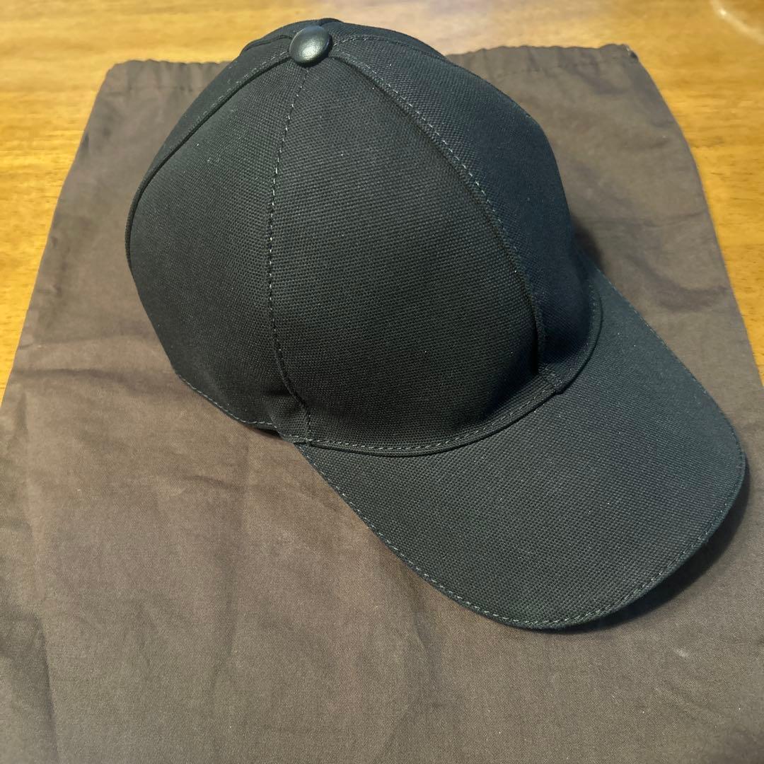 GUCCI キャップ ロゴ刺繍付き