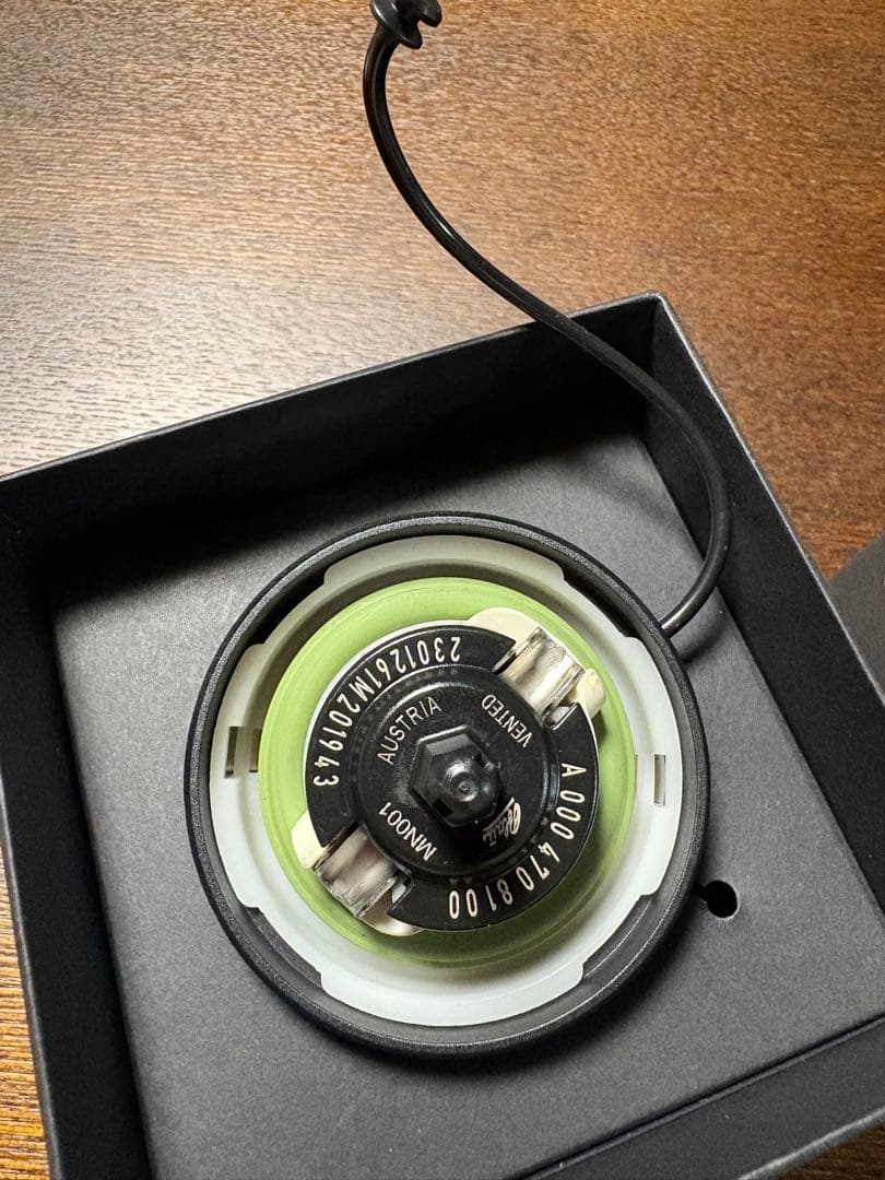 美品【AMG純正】給油口キャップ フューエル キャップ AMG