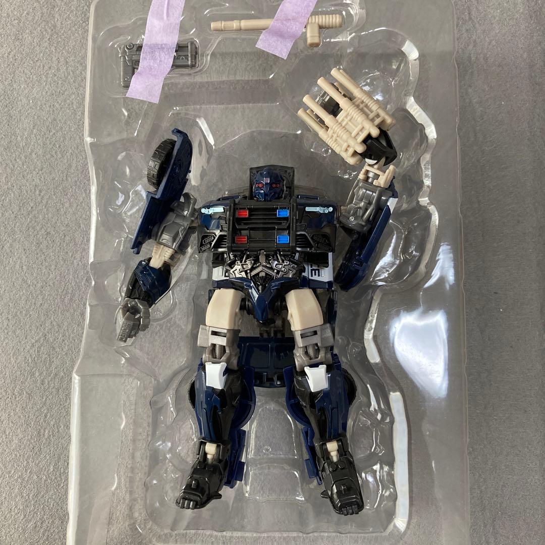 TLK29 コグマン　TLK02 バリケード　トランスフォーマー　最後の騎士王