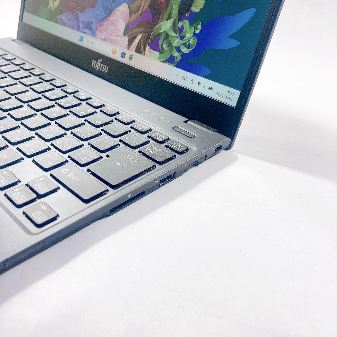 w104✨美品/超軽量/爆速 SSD新品/Office付き✨すぐ使えるノートPC