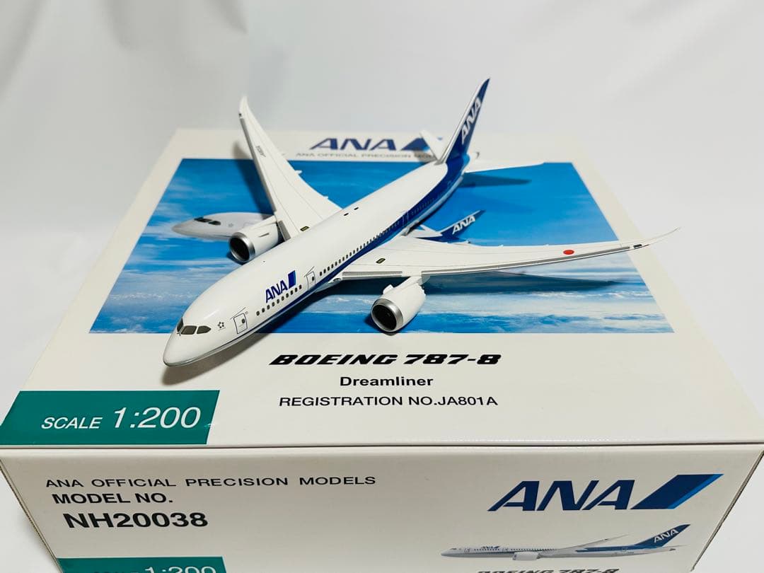 全日空商事 1/200 ANA 787-8 Dreamliner NH20038