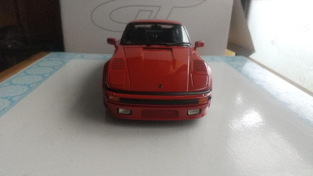 ミニカー 1/18 GT SPIRIT Porsche 911 Turbo ZM013