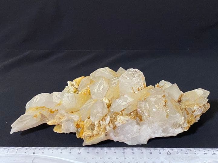 ヒマラヤンクォーツ　1.4kg 天然石 鉱物標本