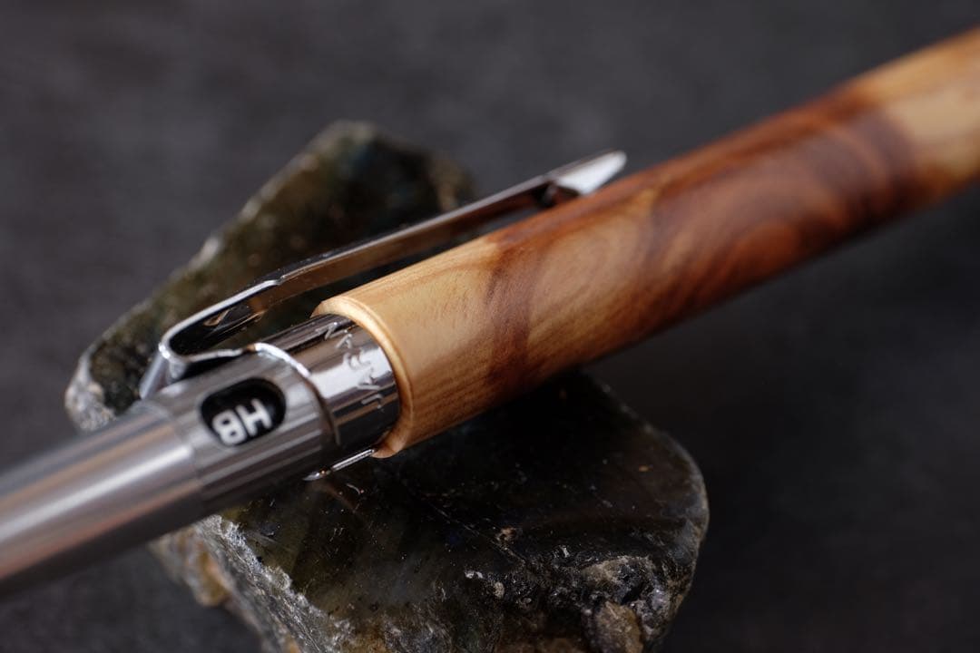 高村杢工房PG5木軸カスタムシャープペンシル0086 伊勢杉油杢 紅白