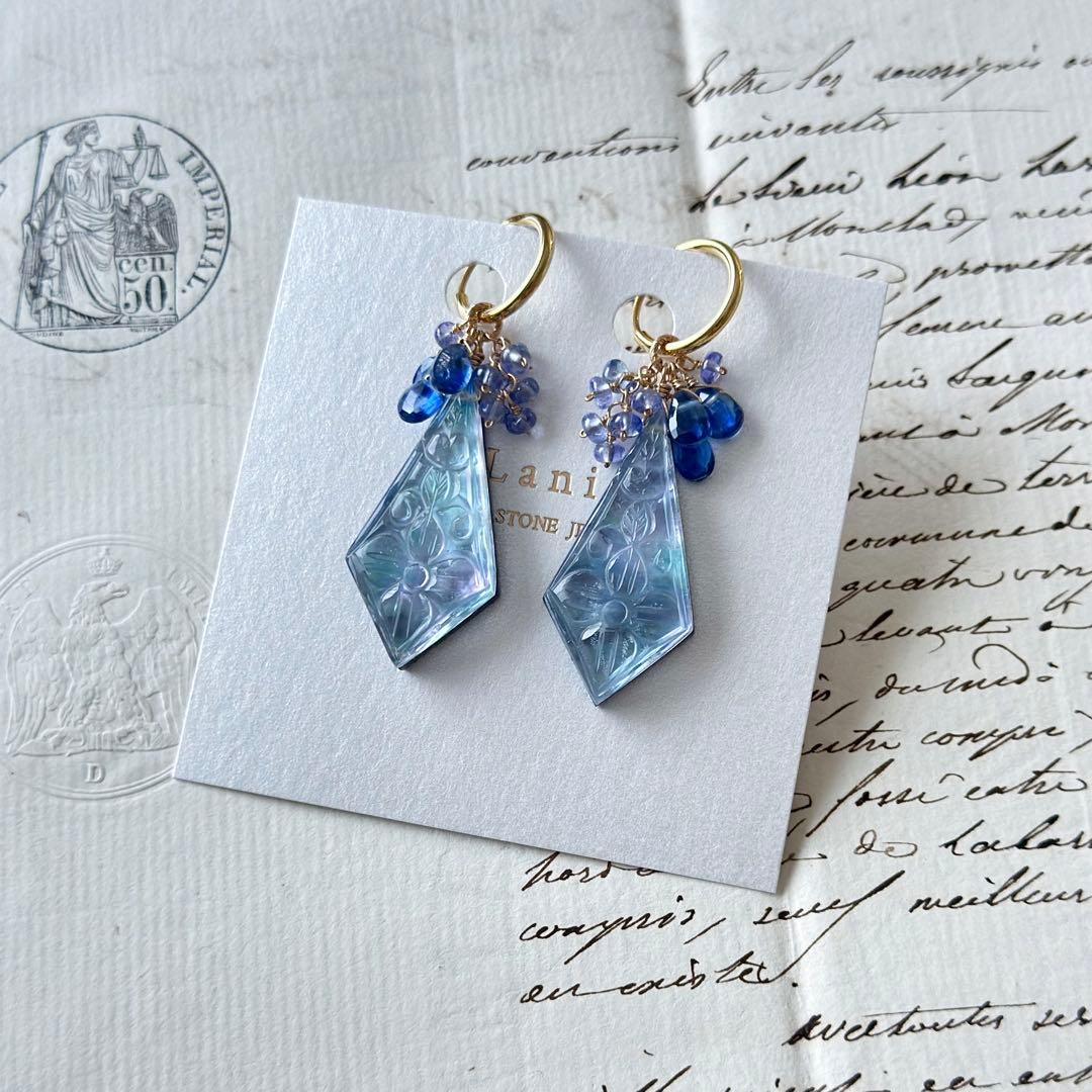 ラピスラズリ×マザーオブパール×水晶カービングピアスチャーム