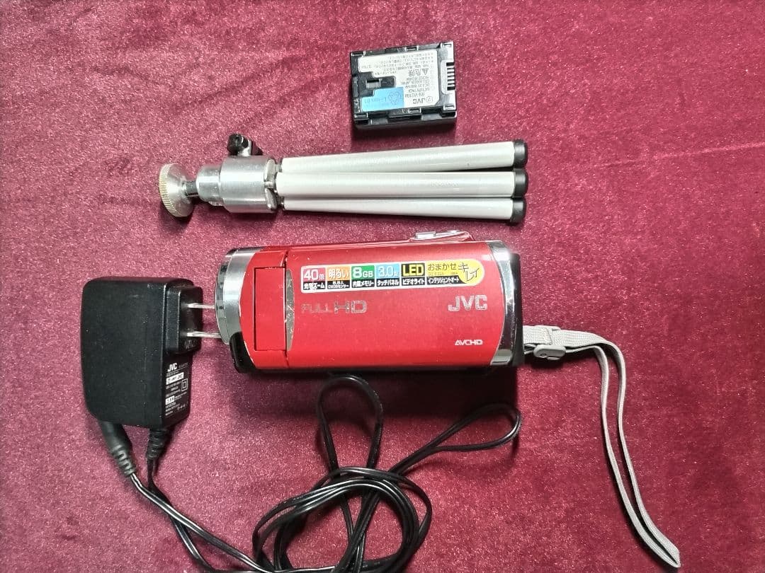 【使用回数 3回】JVC フルHD ビデオカメラ 充電のコード以外ありません