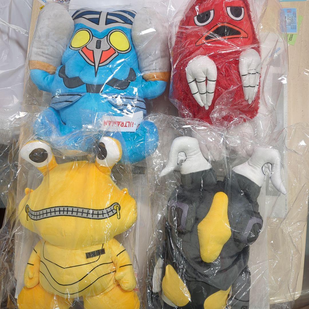 ウルトラ怪獣　クッション　バルタン　カネゴン　４種セット　ゼットン　ピグモン