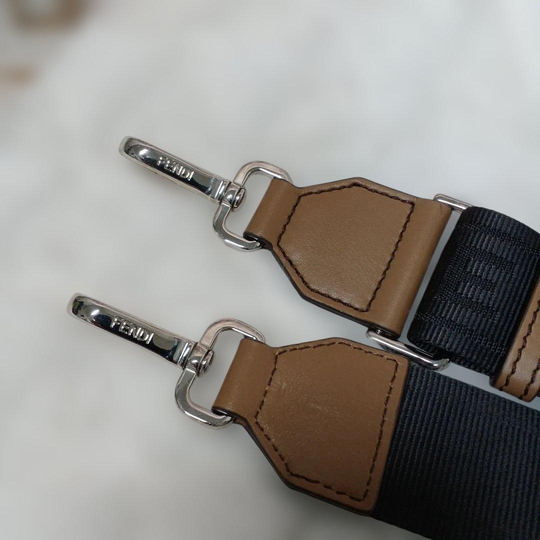 希少⭐新品未使用⭐Fendi ロゴ入り黒ナイロンストラップ