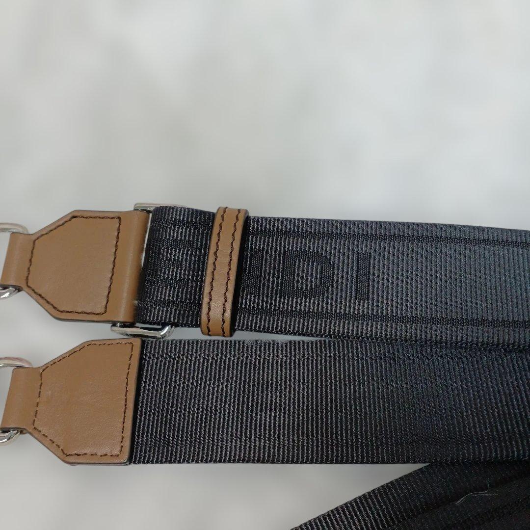希少⭐新品未使用⭐Fendi ロゴ入り黒ナイロンストラップ