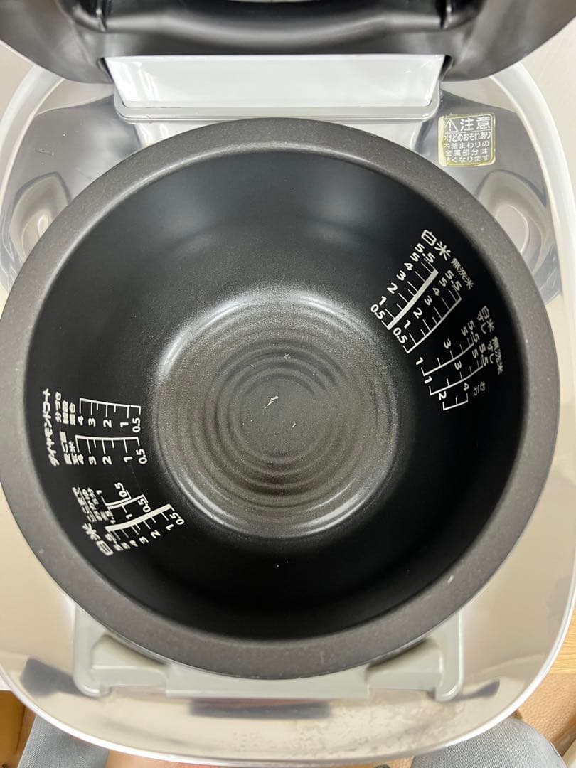 TOSHIBA 真空圧力IH炊飯器 RC-10VSN 1.0L 2019年製