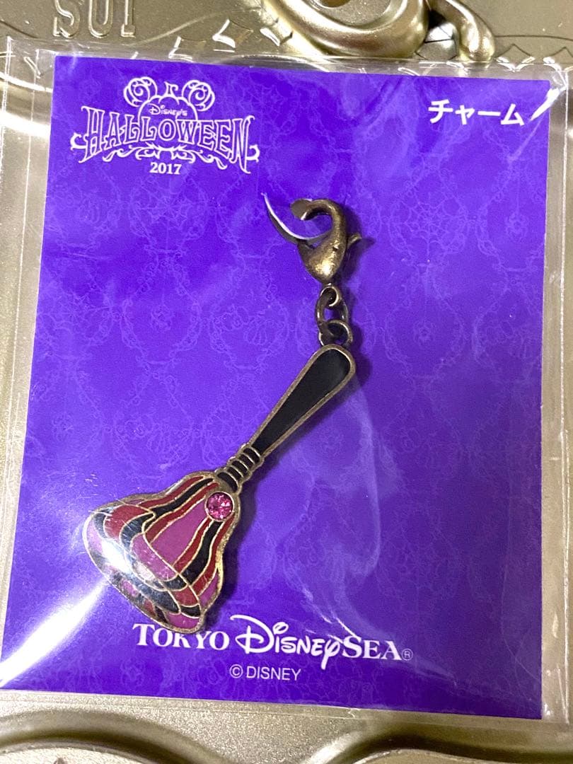 ディズニー　ハロウィン　ヴィランズ　手下　チャーム　女王　ハデス　フロロー