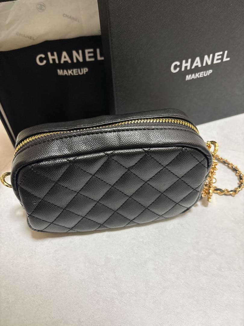 CHANEL VIPノベルティー キャビアスキンショルダーバッグ