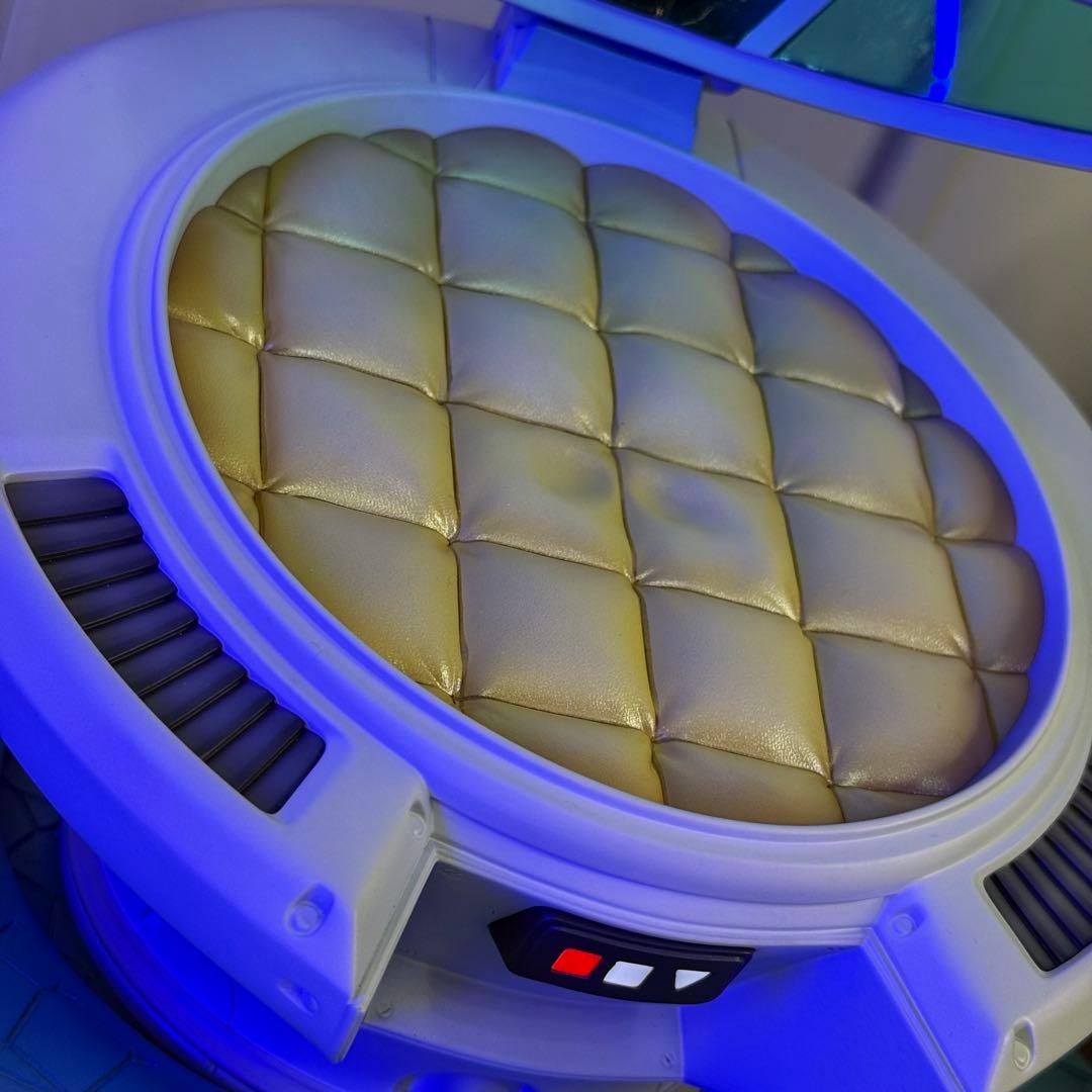 【激レア】WHITE HOLE STUDIO カカロット&保育カプセル&軍医