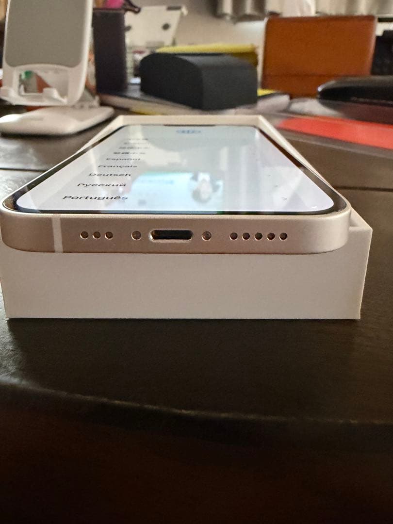 Apple iPhone 13 本体 6.1インチ 白