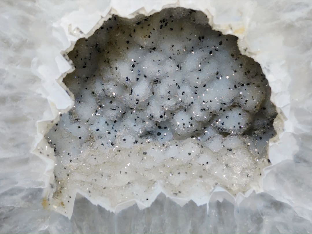 瑪瑙 1.9kg メノウ アゲート 原石 鑑賞石 自然石 誕生石 鉱物 水石