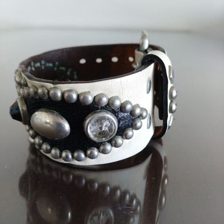 ウルフズ⭐︎約35㎜スタッズレザーブレスレット