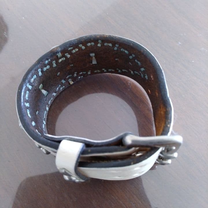 ウルフズ⭐︎約35㎜スタッズレザーブレスレット