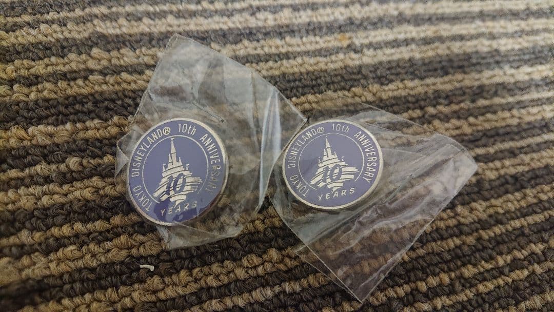 東京ディズニーランドキャスト関係者ピンバッチ緑色含む9個