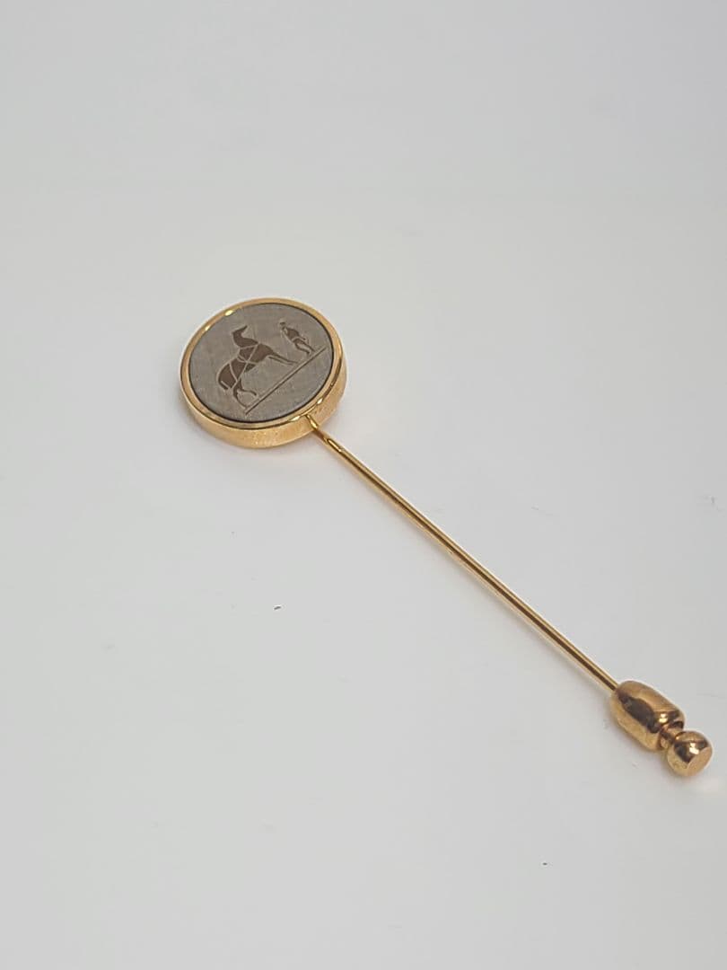 値引きエルメス　コロゾ　ピンブローチ　ゴールド