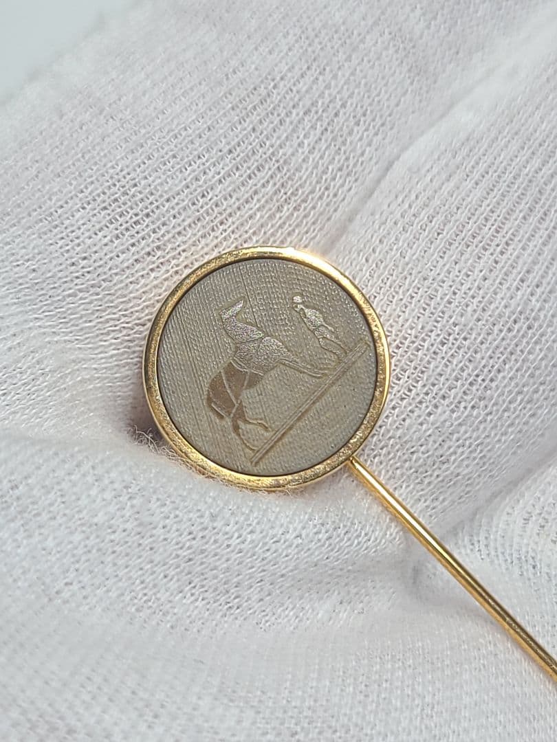 値引きエルメス　コロゾ　ピンブローチ　ゴールド