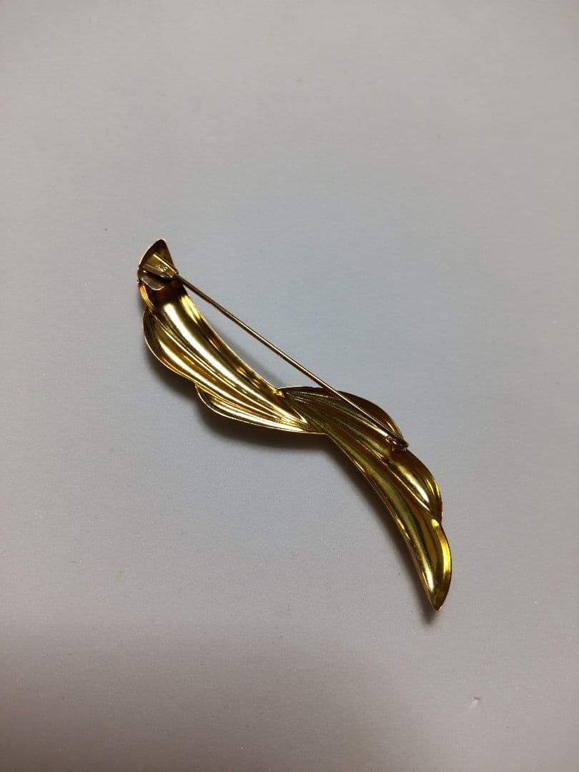 ツツミ 流線型 ゴールドブローチ K18